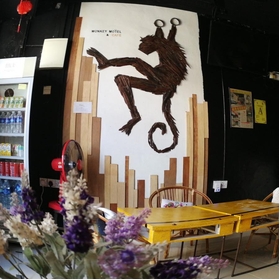 Monkey Motel Cafe Малакка Экстерьер фото