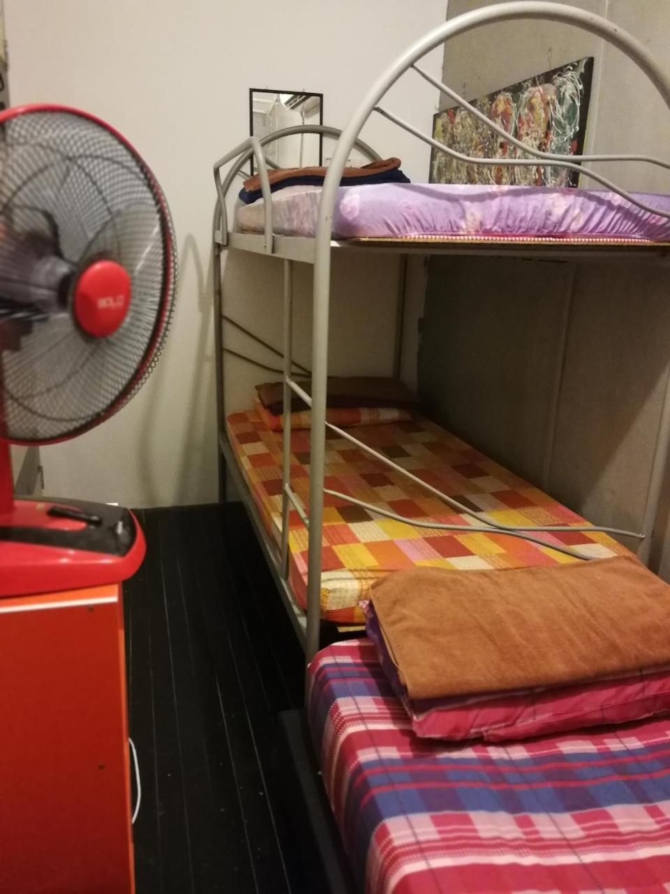 Monkey Motel Cafe Малакка Экстерьер фото