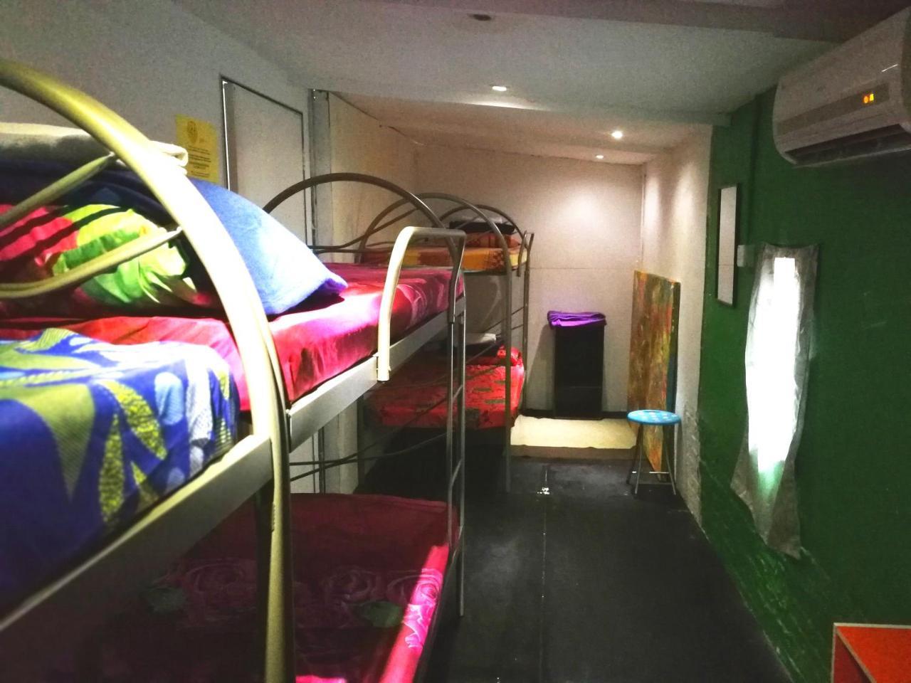 Monkey Motel Cafe Малакка Экстерьер фото