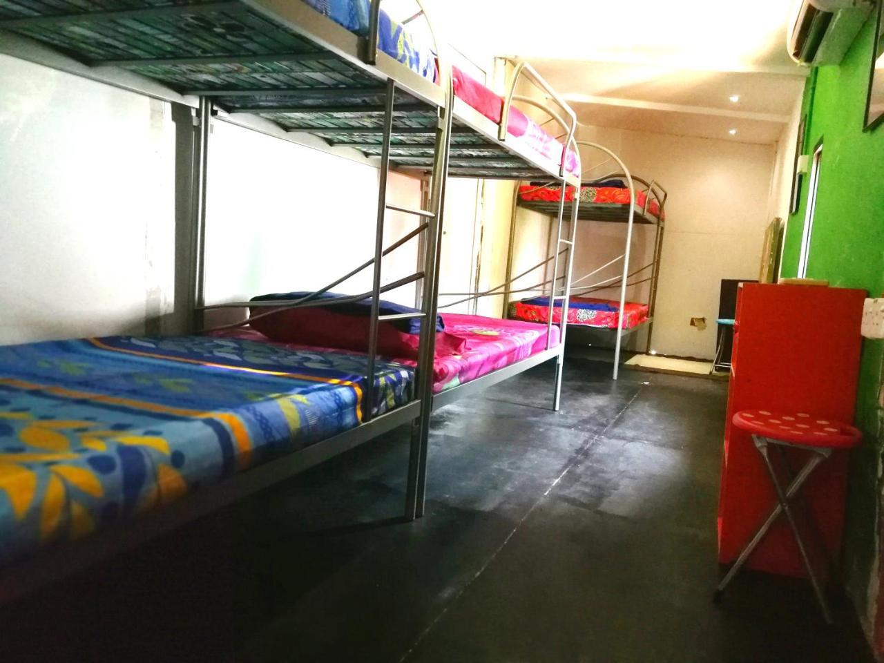 Monkey Motel Cafe Малакка Экстерьер фото