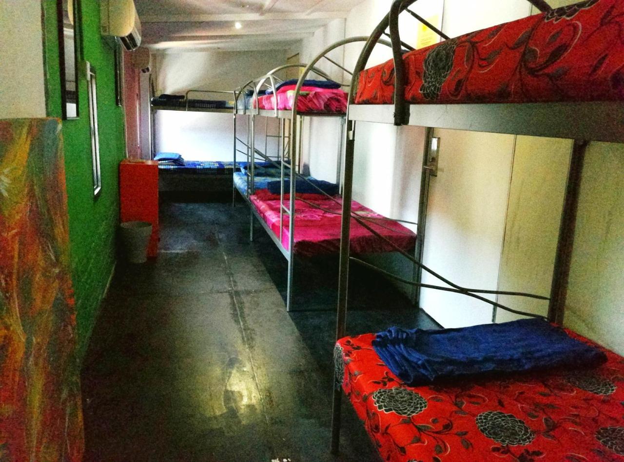 Monkey Motel Cafe Малакка Экстерьер фото